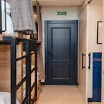 Hostel Latroupe La Granja