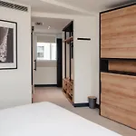 Hostel Latroupe La Granja