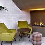 Latroupe La Granja Hostel *