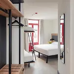 Hostel Latroupe La Granja *