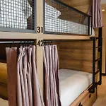 Latroupe La Granja Hostel Bilbao