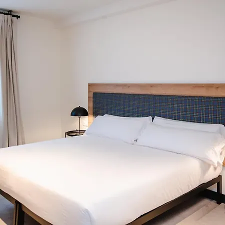 Hostel Latroupe La Granja