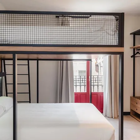 Hostel Latroupe La Granja