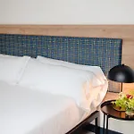 Latroupe La Granja Ostello *