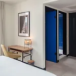 ホステル Latroupe La Granja ビルバオ