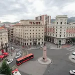 Latroupe La Granja ホステル