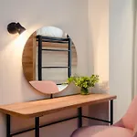 Latroupe La Granja ホステル