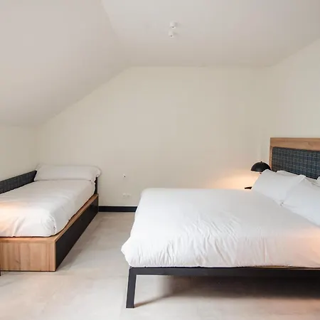 Latroupe La Granja Hostel *