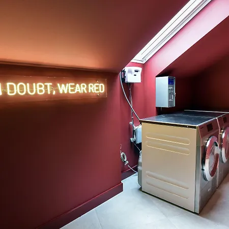 Hostal Latroupe La Granja *