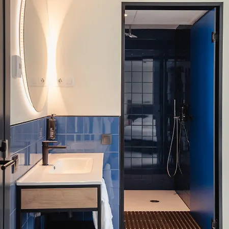 Hostel Latroupe La Granja Bilbao