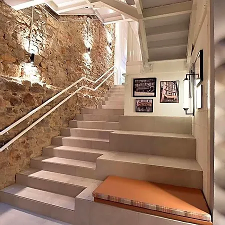 Hostel Latroupe La Granja *