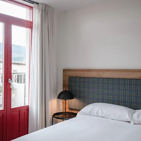 Hostel Latroupe La Granja Bilbao