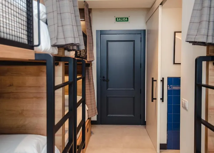 Hostal Latroupe La Granja