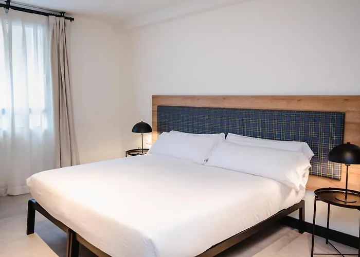 Hostel Latroupe La Granja