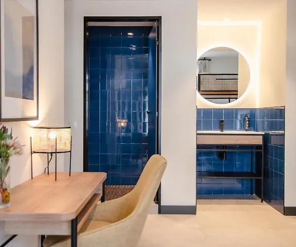 Hostal Latroupe La Granja Bilbao