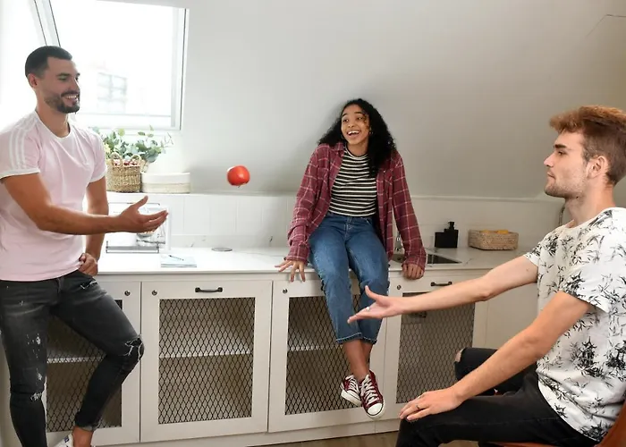 Latroupe La Granja Hostal