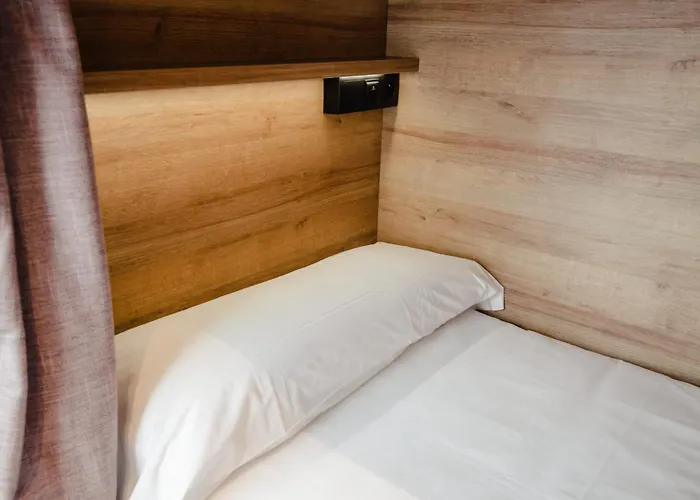 Hostal Latroupe La Granja *