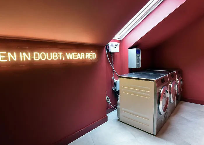 Vandrarhem Latroupe La Granja *