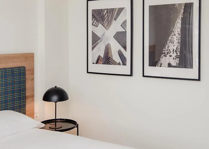 Vandrarhem Latroupe La Granja *