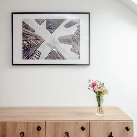 بيت شباب Latroupe La Granja *