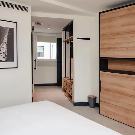 Hostel Latroupe La Granja