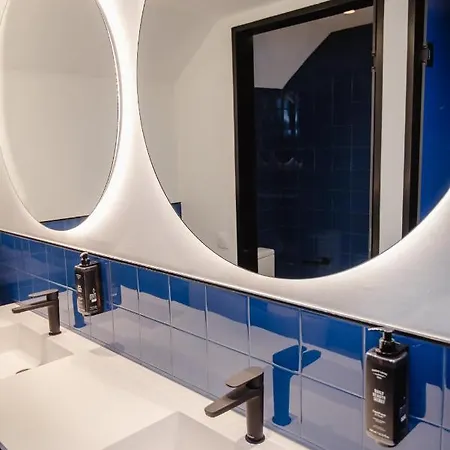 Hostel Latroupe La Granja *